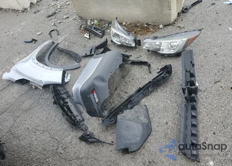 2019 Subaru Ascent Premium z USA, uszkodzony, nr VIN 4S4WMAFD9K3478039